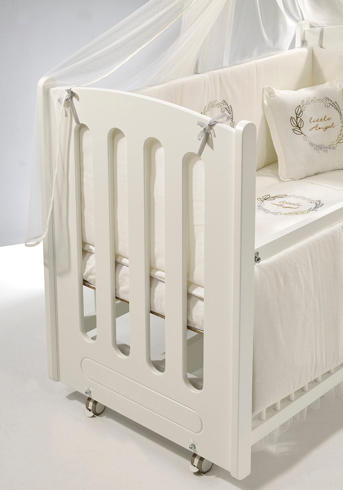 Wooden Crib for Babies 3-in-1 Convertible 3 level 