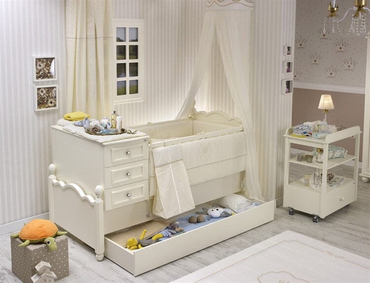 Image of the Meltem Royal Expandable Baby Bed, 80x180 cm   Image of the beech wood baby bed with storage drawer   Image of the royal baby bed with an elegant and safe design 